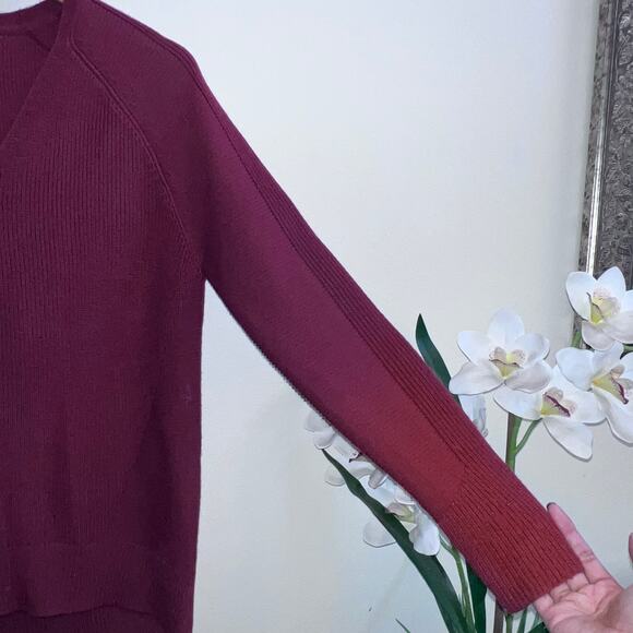 Athleta Women’s Size XXS Hanover V-Neck Ribbed Knit Oversized Sweater Canyon Red - Picture 3 of 6